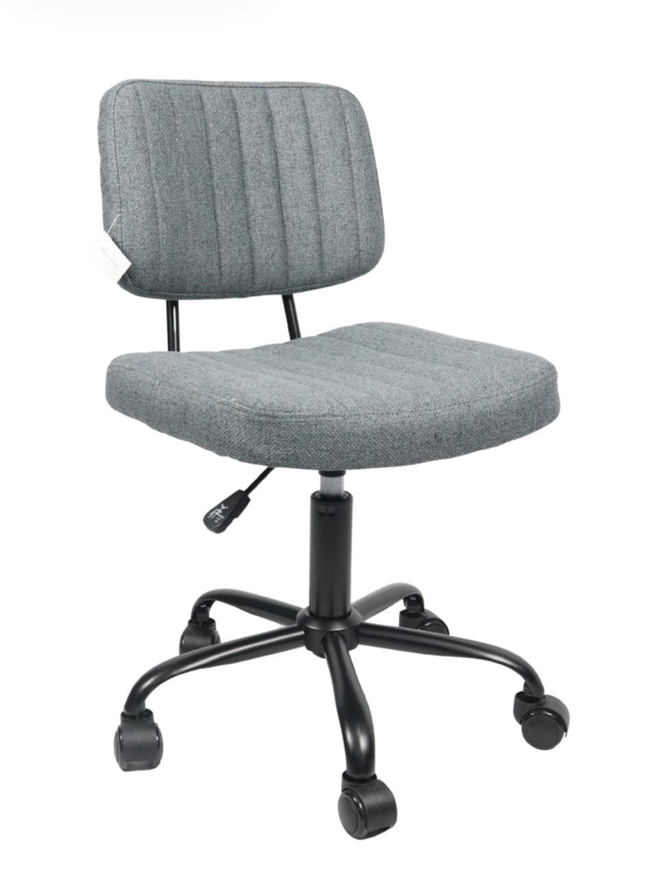 Cadeira estofada com costuras